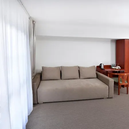 Aplend Lujza Major Hotel