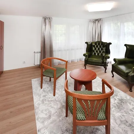 Aplend Lujza Major ホテル