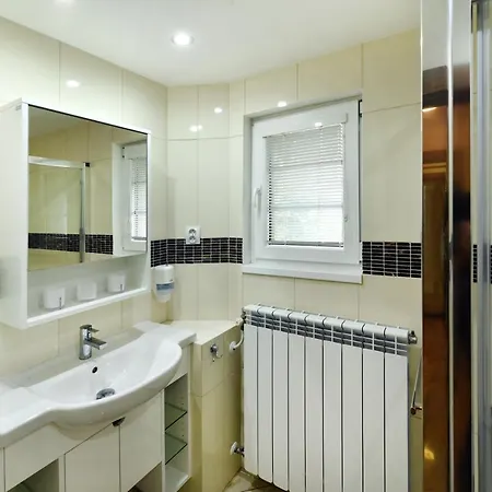 Aplend Lujza Major 酒店 3*