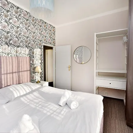 Aplend Lujza Major ホテル 3*