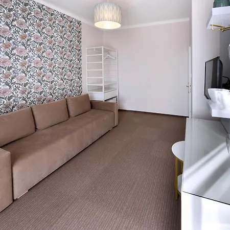 Aplend Lujza Major 3*