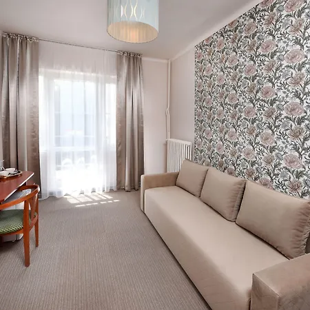 酒店 Aplend Lujza Major 3*